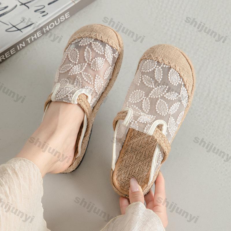 Fashion Women's Flats 2025 Summer New Breathable Vintage Embroider Casual Shoes Fashion Lightweight Comfortable Soft Sole Half Slippers