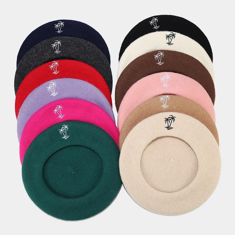 Cappello in lana da donna berretto retrò britannico con ricamo di cocco berretto alla moda viso piccolo moda semplice cappello da pittore all'ingrosso