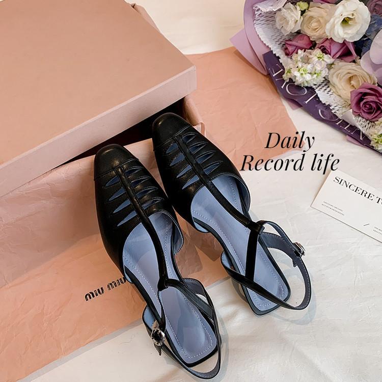Korean Version T-shaped Rear Hollow Flat Heel Bag Head Sandals 2025 Summer New Women's Shoes Cowhide Square Head Hollow Shoes Women's Sandals
