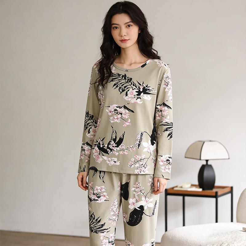 Vitality cute cartoon pineapple giraffe pajamas women's spring and autumn long-sleeved trousers age-reducing casual loungewear two-piece set