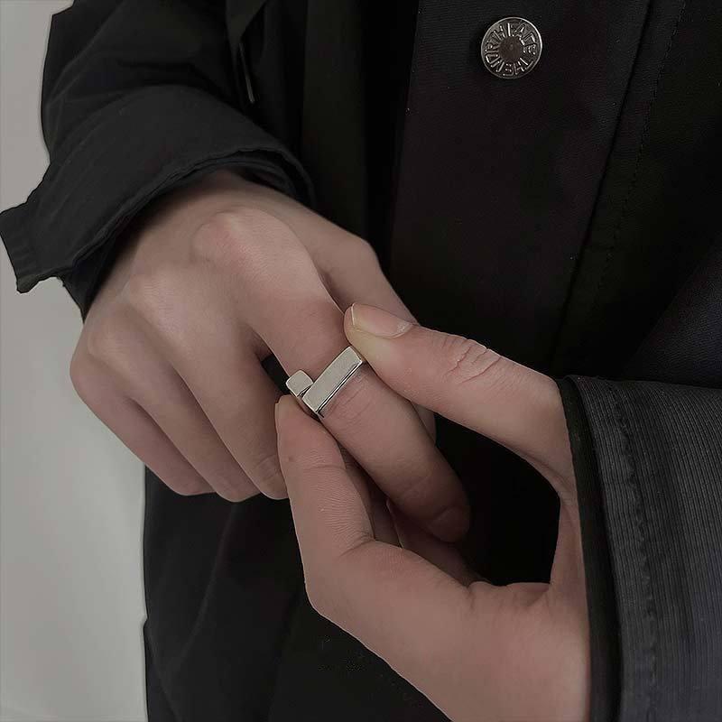 Geometric Intersecting Rings: Women s Retro Fashion Hip Hop Adjustable Index Finger Ring Adjustable Open