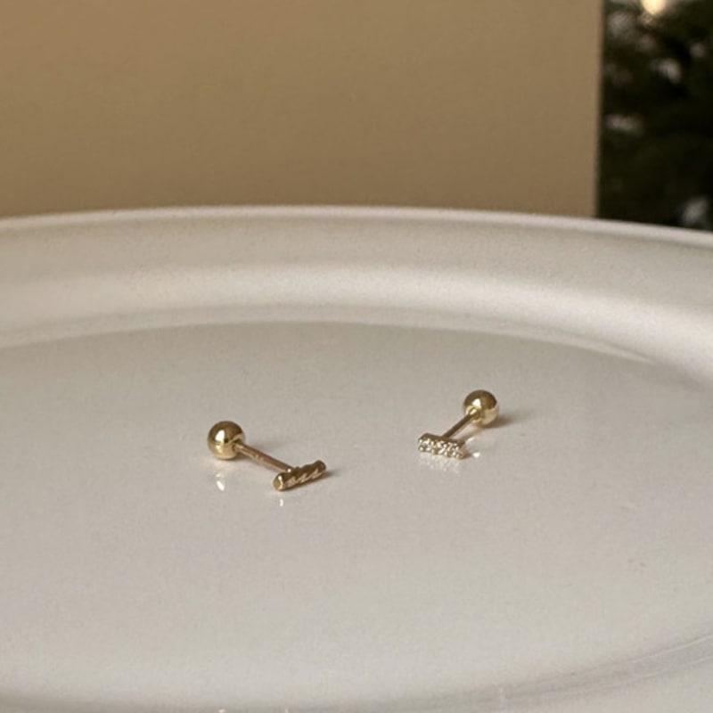 youngglow 14k mini cubic bar piercing