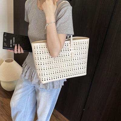 Plastic Hollow Women's Bag Beach Vacation Tote Bag 2025 Summer New Bohemian Large-capacity Shoulder Bag