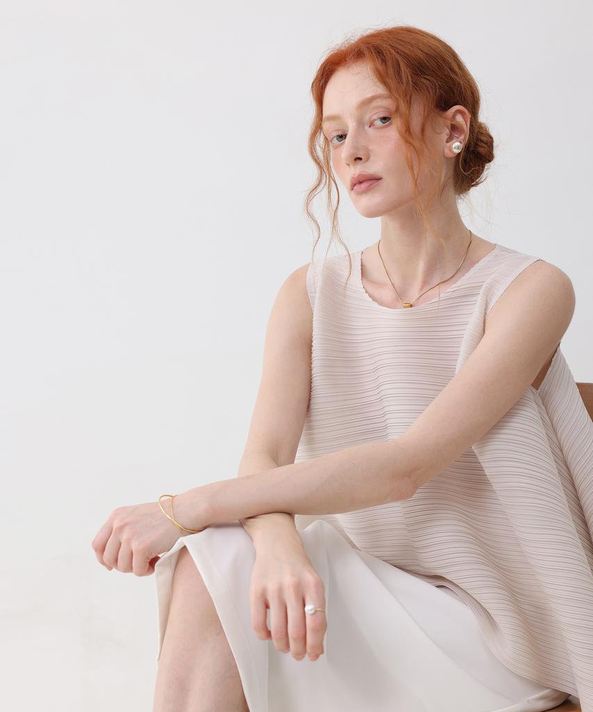 PLEATSMOOD Fine Flare Sleeveless Pleated Blouse
