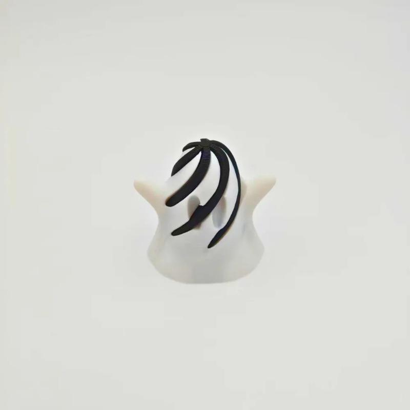 Halloween Home Decor 3D Printed Ghost Shape Spinning Desktop Office Ornament Halloween Christmas Collectible Gift Accessories