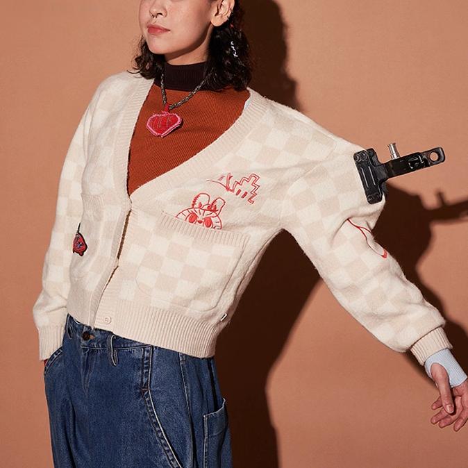 Vans X The Monsters Collaboration Labubu Letter Single-Breasted Casual Long Sleeve Knit Sweater Women sweater Beige Checkered VN000JFEDHI