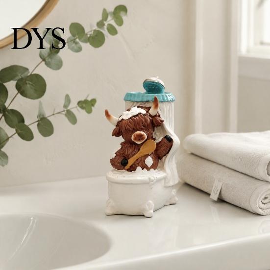 Farmhouse Style Figurine Highland Cow Bathroom Figurine, Resin Scottish Calf Bathing Statue, Funny Small Desk Ornament Animal for Home Office