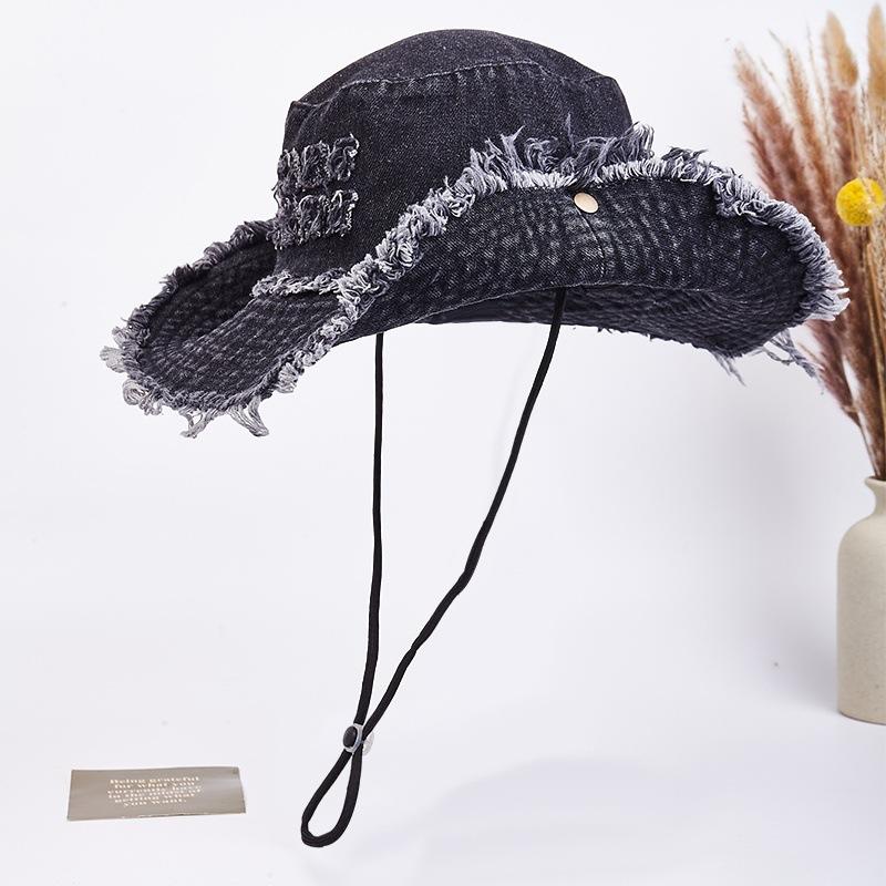 The new western denim bucket hat shows the personality, small face and old mountaineering hat, sunshade design sense, niche basin hat tide