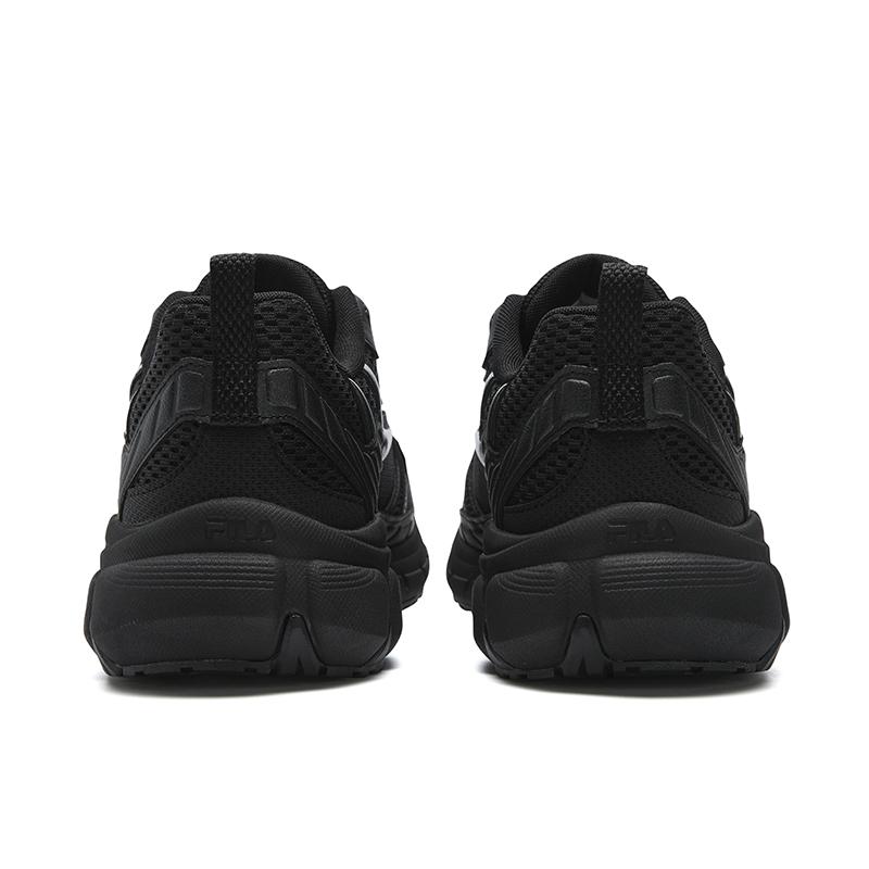 Fila MATTRUN Abrasion Resistant, Breathable, Lightweight Low Top Chunky Sneakers Women's Black Silver F12W612141FBS