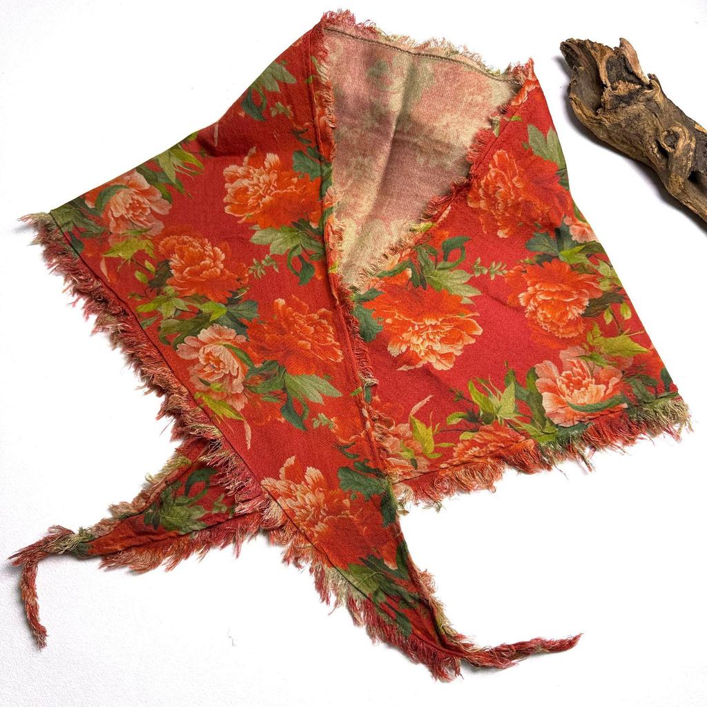 Bensu Jiuyi's Vintage Sand-Washed Double-Yarn Pure Cotton Triangle Scarf: Wear as Headband, Bandeau, or Butt Curtain.
