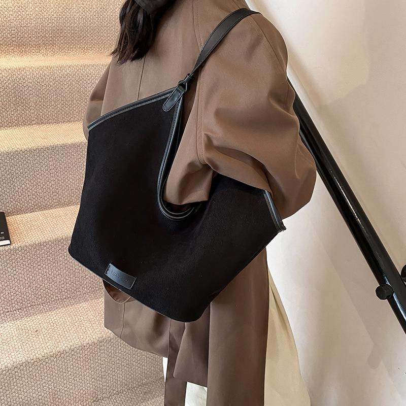 2025 New Large-capacity Tote Bag Women's Autumn and Winter New Casual Versatile Commuter Matte Shoulder Bag