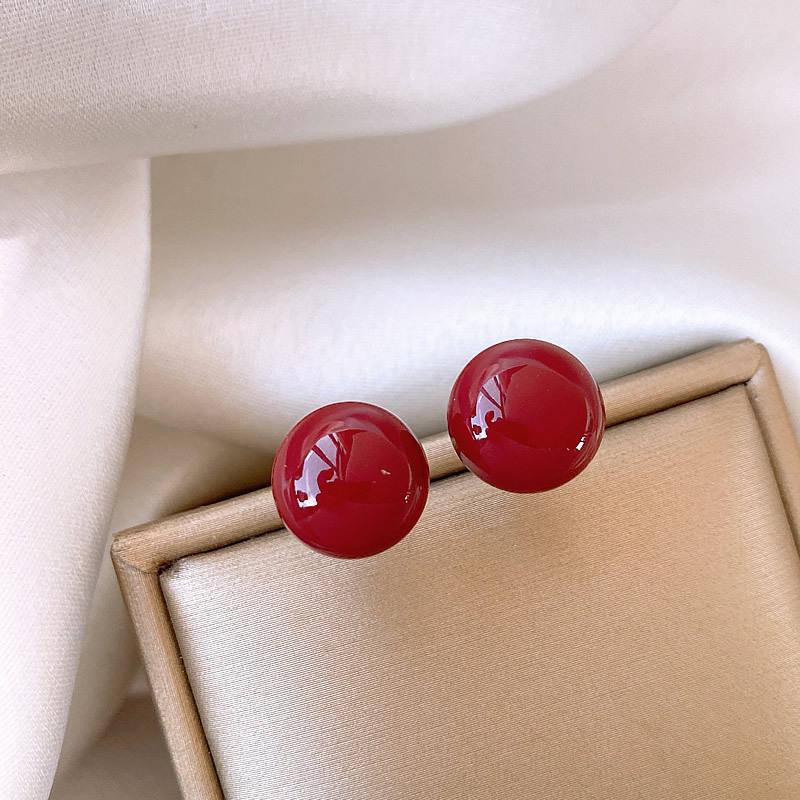 

Геометричні сережки-серця з полуницею та червоною емаллю: Елегантні ретро прикраси Срібна Голка