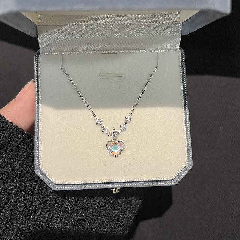 Titanium Steel Does Not Fade, Simple High-End Necklace Women'S Design Temperament Collarbone Chain Fashionable Personalized Pendant