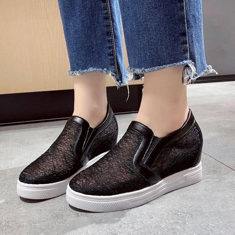 Dámské tenisky na klínku a platformě Gumová kůže Vysoké podpatky Šněrovací boty Špičatá špička Zvyšující výšku Creepers Bílá 2025