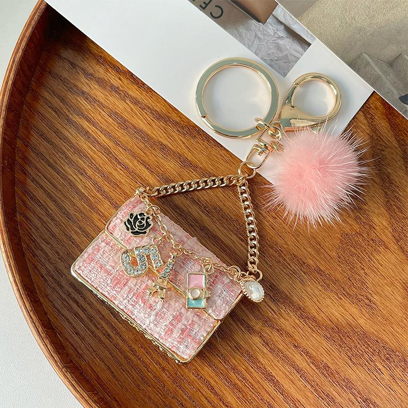 

Креативная корейская версия Xiaoxiangfeng Diao Mao, тканевая сумка, брелок с подвеской в ​​виде камелии, модная подвеска на сумочку для девочек розовый