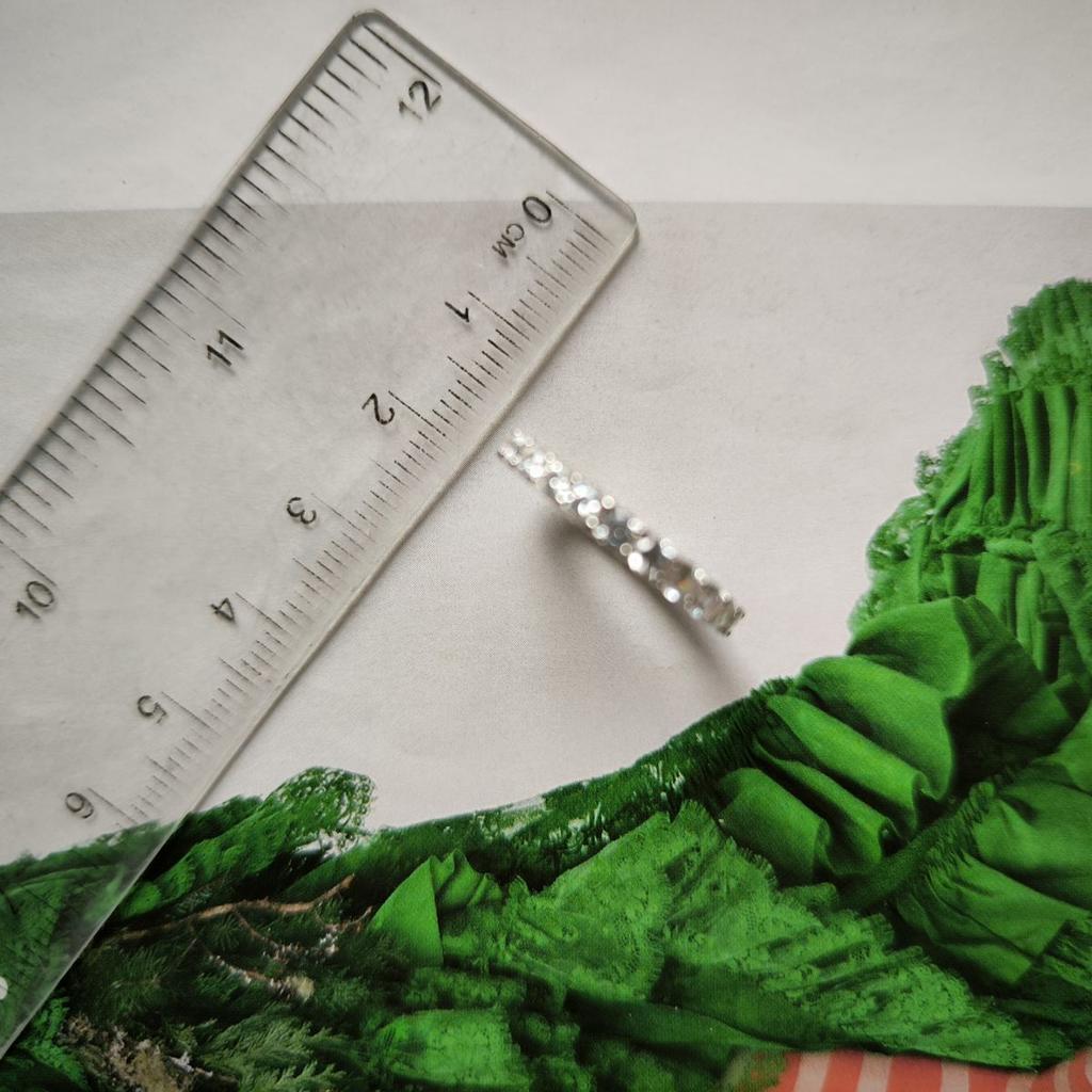 Серебряное кольцо с фианитами, вес изделия 2,24 гр (2181248)