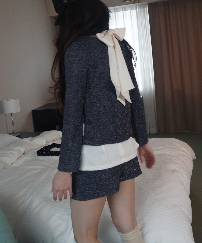 Myujeumyujieom Metallic Button Tab Shorts_Navy