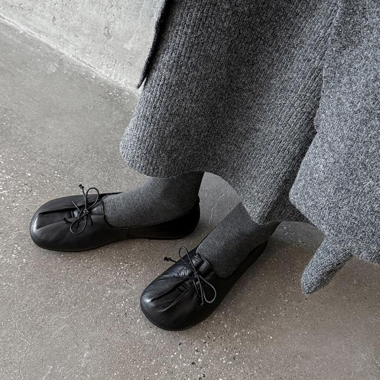 Retro handmade pleated flat-bottomed lace-up casual single shoes 2025 new cowhide round head soft-faced grandma shoes Doudou shoes