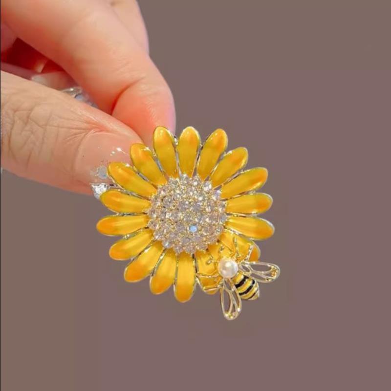 Fashion Luxury Rhinestone Bee Enamel Sunflower Brooches Women Clothing Coat Jewelry Accessries