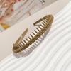 Modisches, gedrehtes Kreuz-Stirnband aus Kunststoff für Frauen und Mädchen mit Zähnen, rutschfest, flexibel, Gesichtswasch-Haar-Styling-Zubehör, neu