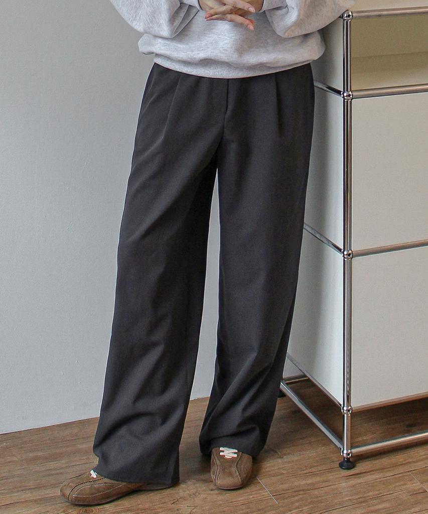 Keullaepeu Basic Pintuck Banding Slacks_Charcoal