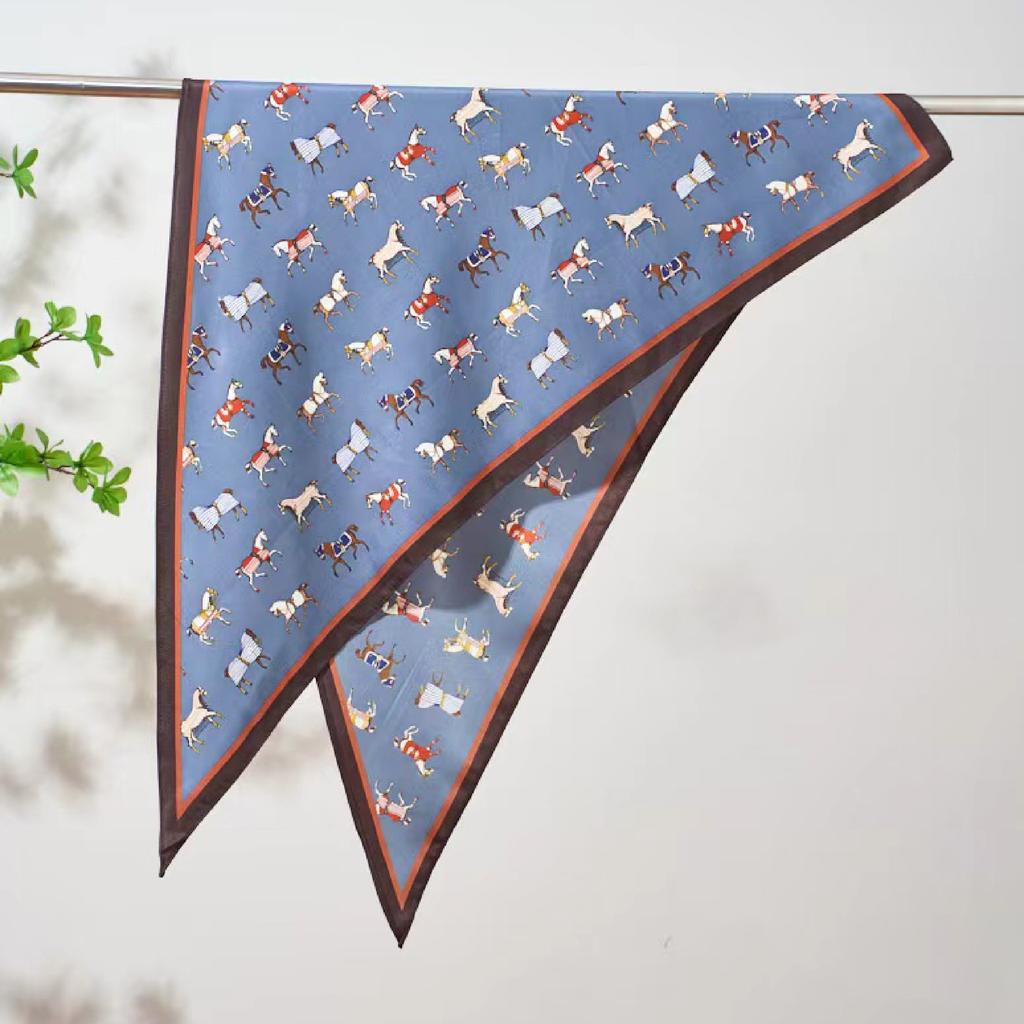 Retro old money wind cashew flower triangle scarf women's fashion high sense versatile decoration outer silk scarf scarf fart curtain tide