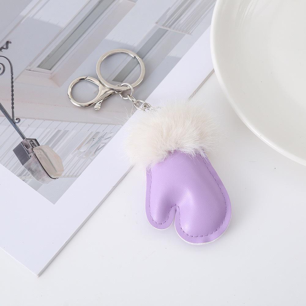 

Winter Plush Glove Keychain: Leather, Stylish & Versatile Bag or Clothing Accessory фіолетовий