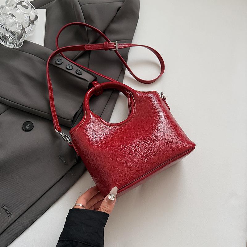 Popular Fashion Bag Women's Handbag 2025 New Messenger Bag Bucket Bag High-end Texture Simple Temperament Bag