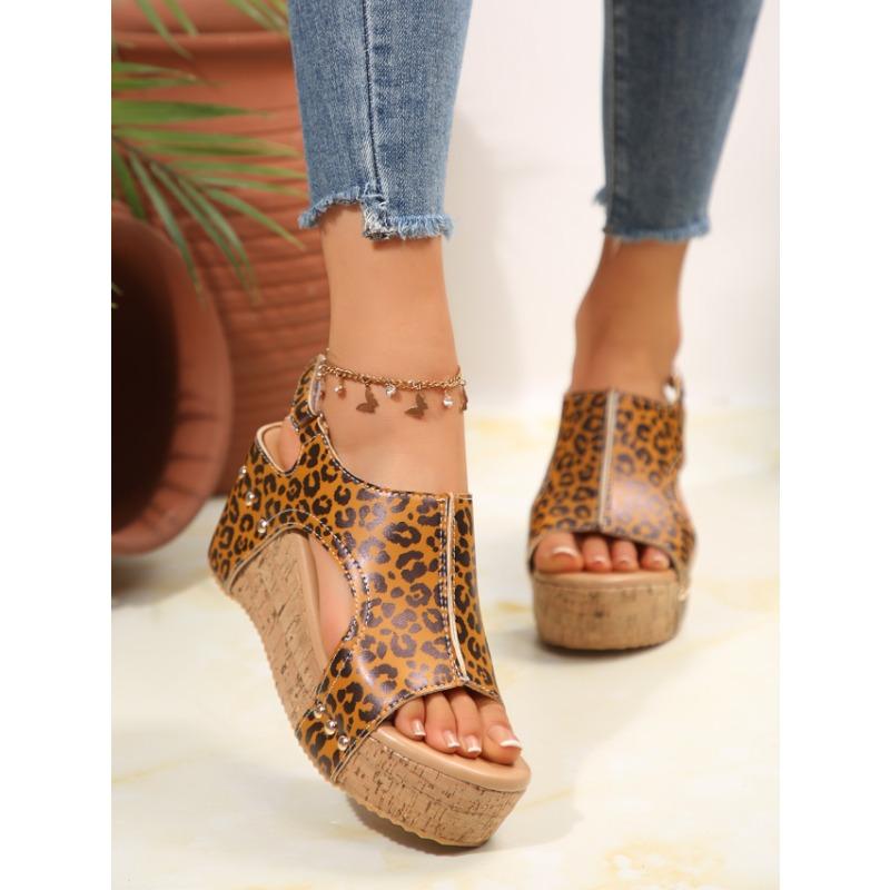 Pitched Heel Thick-soled Large-sized Sandals, 2025 Summer New Casual and Fashionable Sandals, Rivet Roman Women's Sandals 36-43