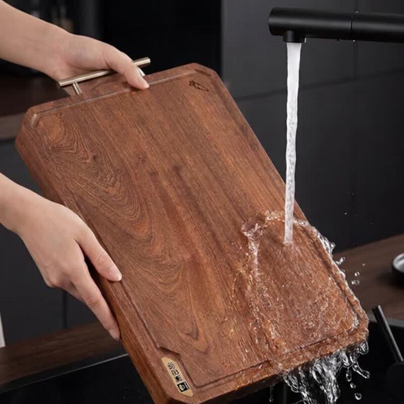 Kangbahe Ebony Wood Cutting Board