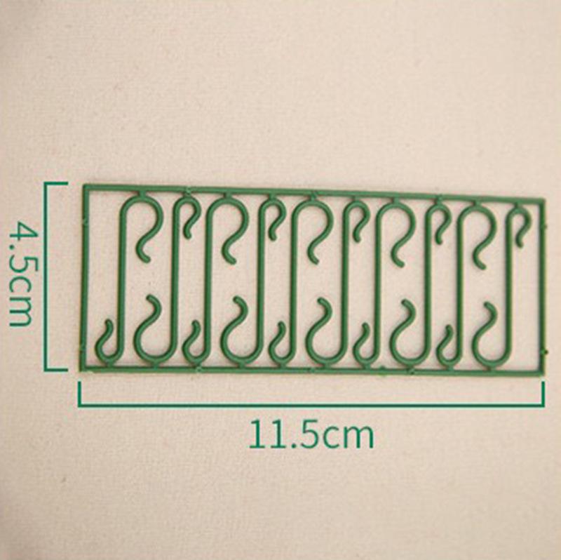 10-Pack Small S-Shaped Plastic Hooks for Christmas Tree Decorations and Venue Arrangements