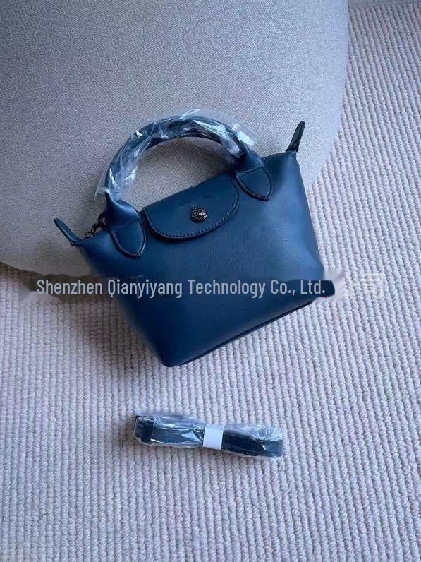 

Премиальный мини-мешок для пельменей из коровьей кожи в виде дракона: Универсальная сумка и регулируемая сумка-мессенджер через плечо для женщин.