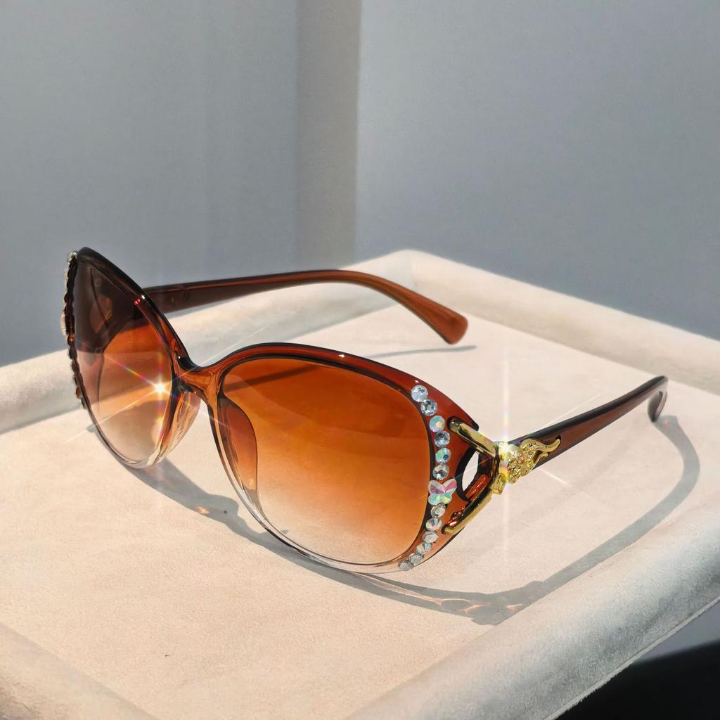 New Women's Light Luxury Diamond Inlaid Fox Head Sunglasses Fashion Large Frame Oval Eyeglasses Outdoor Shades UV400 Eyewear