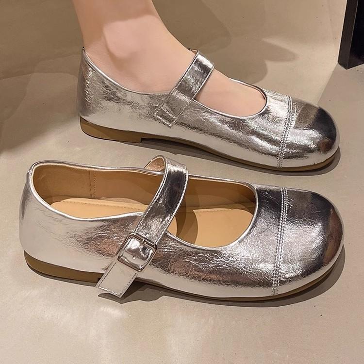Shallow mouth Mary Jane shoes women's 2025 new spring and summer flat-soled soft-soled with skirt Doudou shoes French evening single shoes