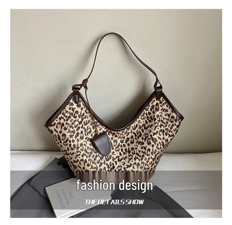 2024 Women's Versatile Leopard Print Large Capacity Crossbody Commuter Shoulder Bag