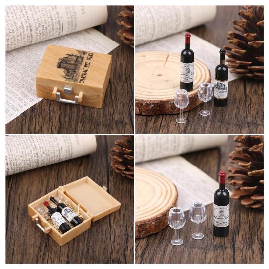 1 Set Mini Şarap Kutusu Minyatür Kırmızı Şarap Modelleri Gerçekçi Mini Şarap Şişeleri ve Bardakları Bebek Köşkü Minyatür Sahneler Mutfak Dekorasyonu İçin