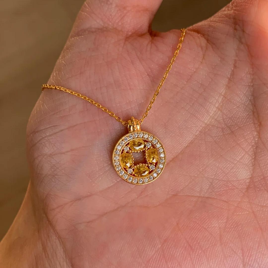 

2026 Yellow Crystal Diamond Copper Coin Pendant Necklace Women s Light Luxury Niche Design High-end Collarbone Chain 45CM