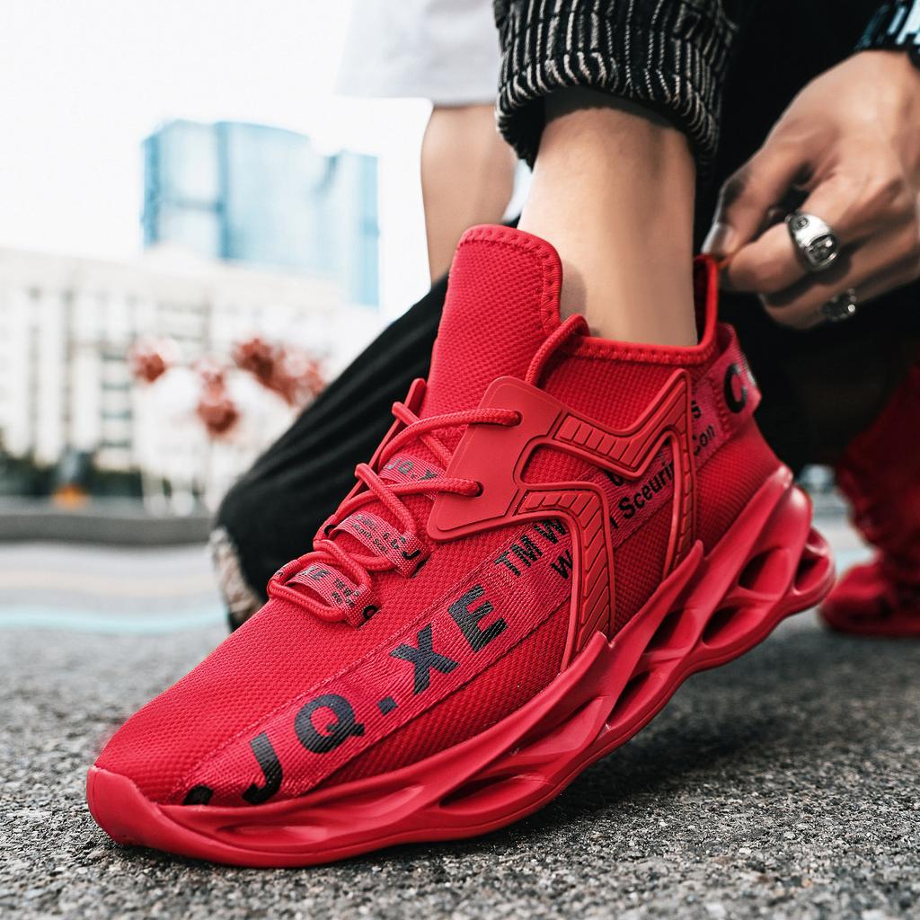 Ultra-light Large-size Sports Men's Shoes Fly-woven Breathable Foot Cover Lightweight Dad Shoes Casual Student Blade Running Shoes Men