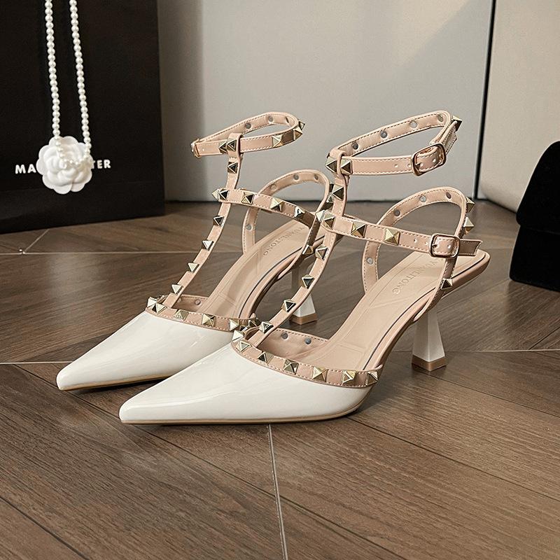 High heels are not tired of feet, women's thin heels, high-end temperament, rivets, trip straps, Warren, the same pointed single shoes are versatile f