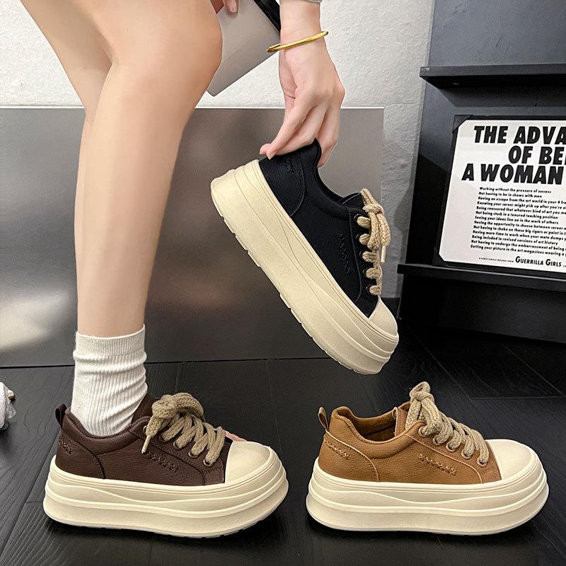 The first layer of cowhide muffin shoes children's 2025 autumn and winter new leather heightened thick-soled velvet casual sports shoes