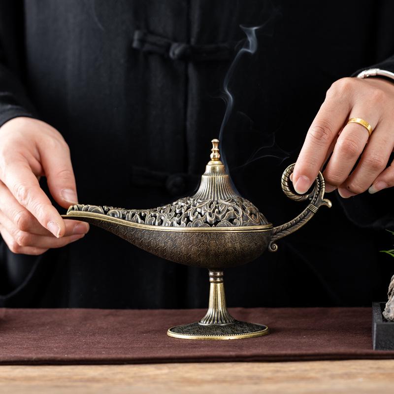 Auspicious Clouds Alloy Incense Burner - Pear-Shaped Agarwood Bedtime Ornament for Tea Ceremony