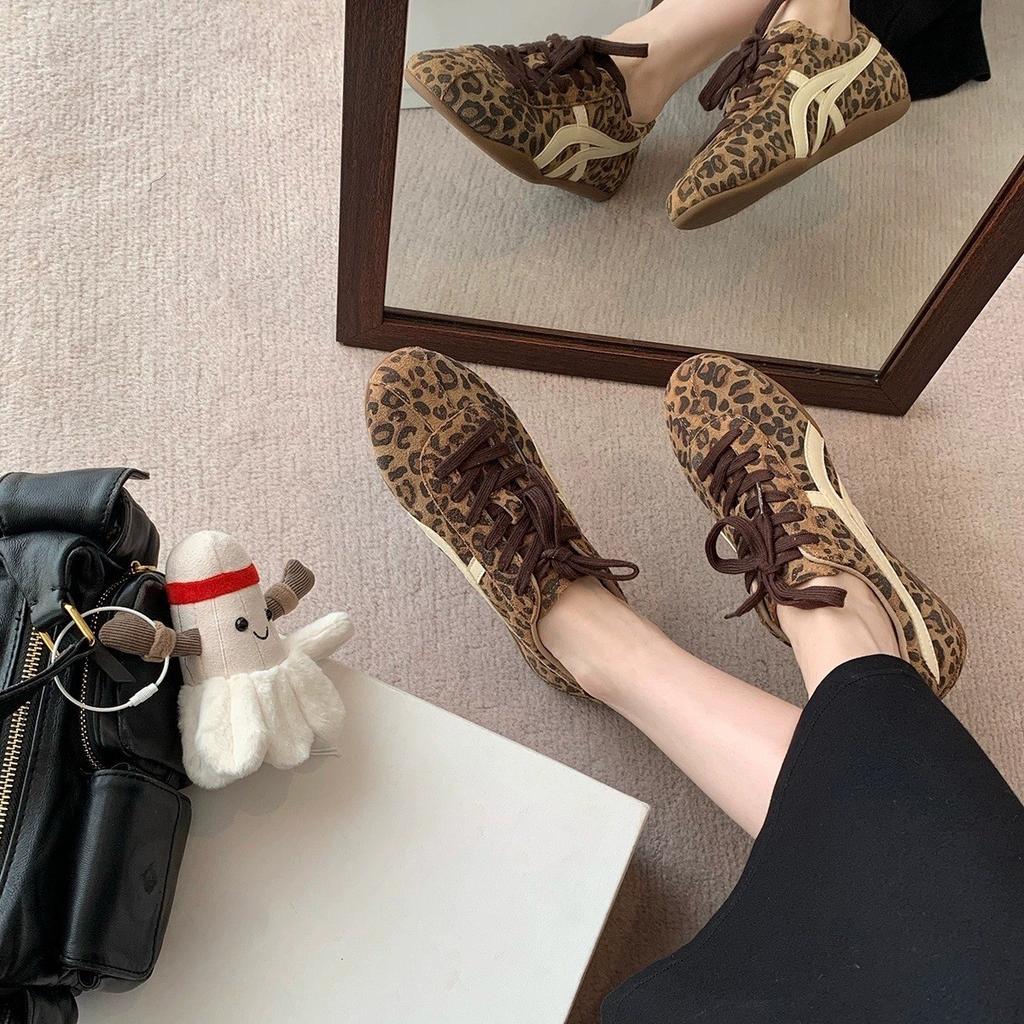 Korean version fashionable contrasting color lace-up flat soft baseplate shoes casual Forrest Gump shoes versatile inner height increase German tra