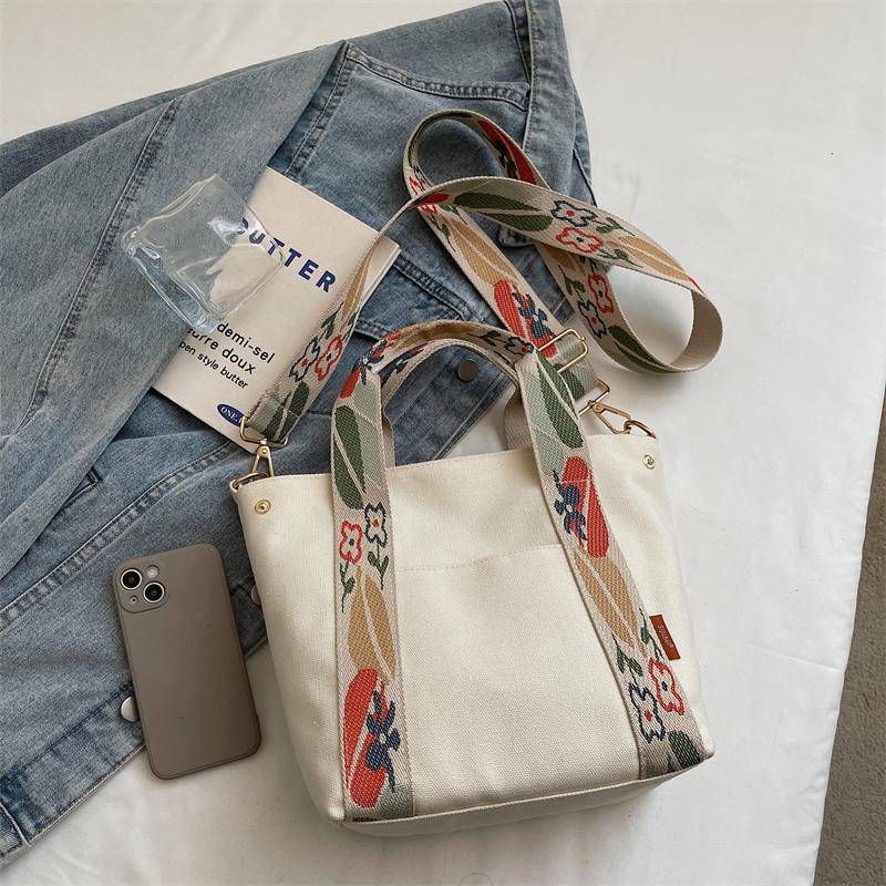 Floral Pattern Tote Bag for Women Stylish Shoulder Bag with Adjustable Strap Large Capacity Daily Use Bag