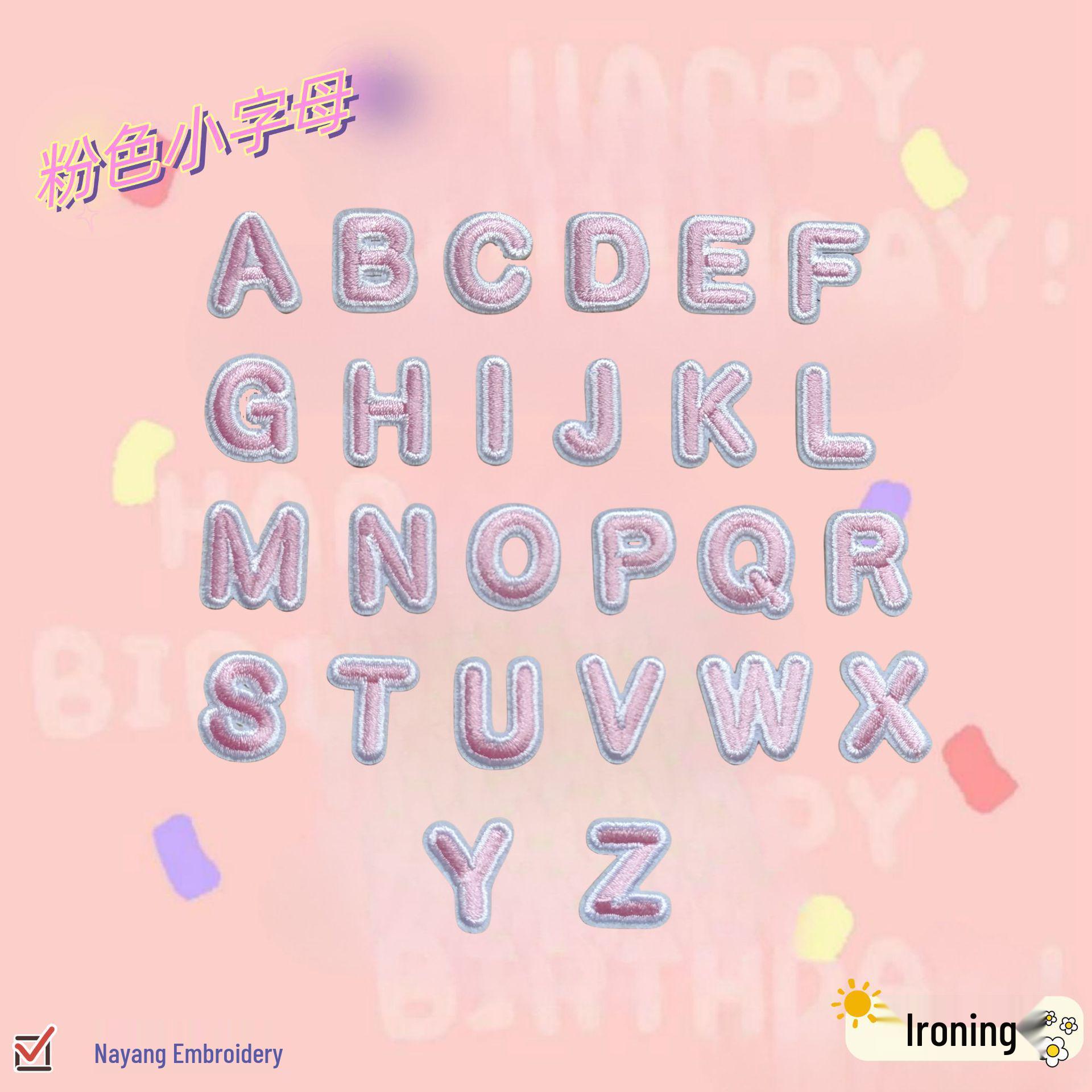 

Розовая вышитая тканевая нашивка с английским алфавитом, приклеивающаяся утюгом