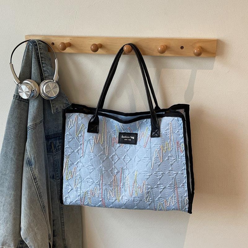 Bag women's large-capacity new women's bag shoulder commuter bag women's texture casual portable tote bag