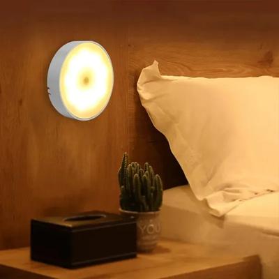 1PC dobíjecí lampa Schody do kuchyňských skříní Bezdrátové světlo do skříně USB Světlo snímače pohybu PIR