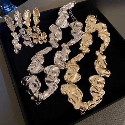 Set Collana e Orecchini Design Europeo-Americano: Splicing Irregolare in Metallo, Catena Clavicola, Stile Lusso Leggero