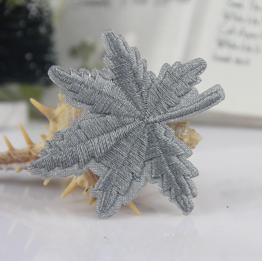 Embroidery Label Maple Leaf Hotel Linen Patch Hole Decal Down Jacket Patch Sticker Embroidery Cloth Sticker
