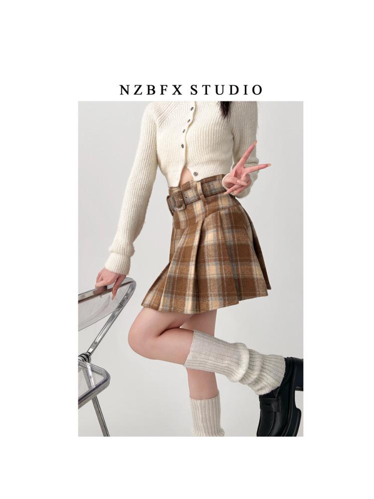 Wool Plaid High Waist Pleated Mini Skirt - Plus Size, Retro Korean Style, Women's Winter Fashion