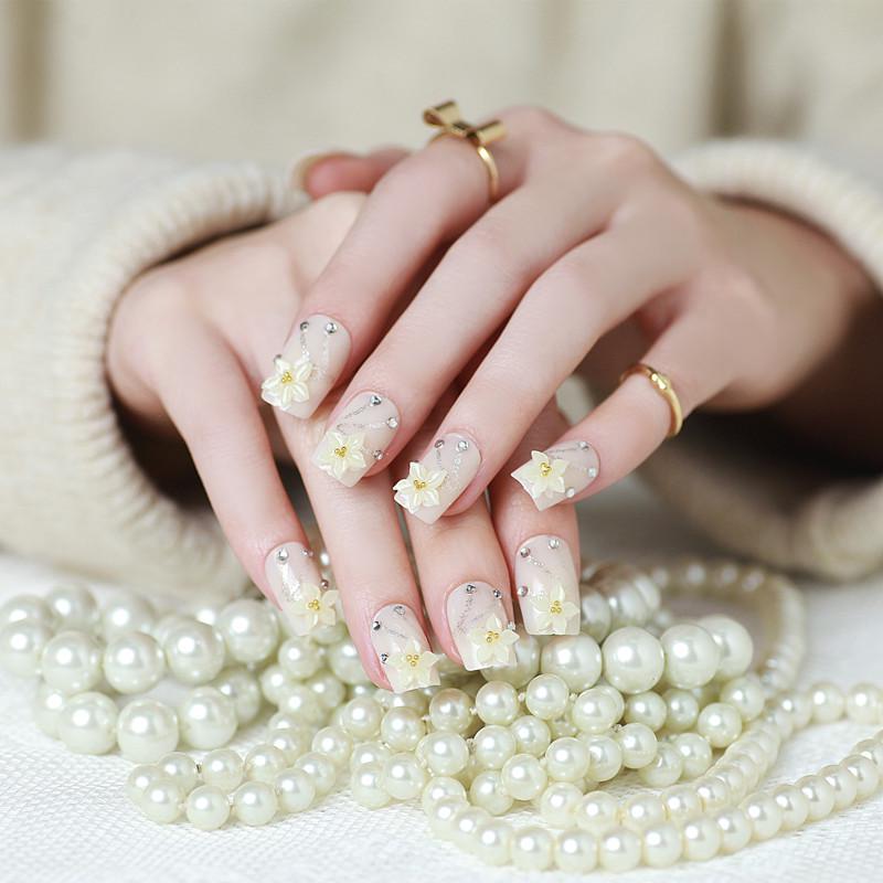 

Bridal False Nail Kit: Removable Wearable Nail Patches and Manicure Tools